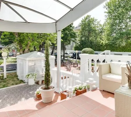 Family Garden Hotell